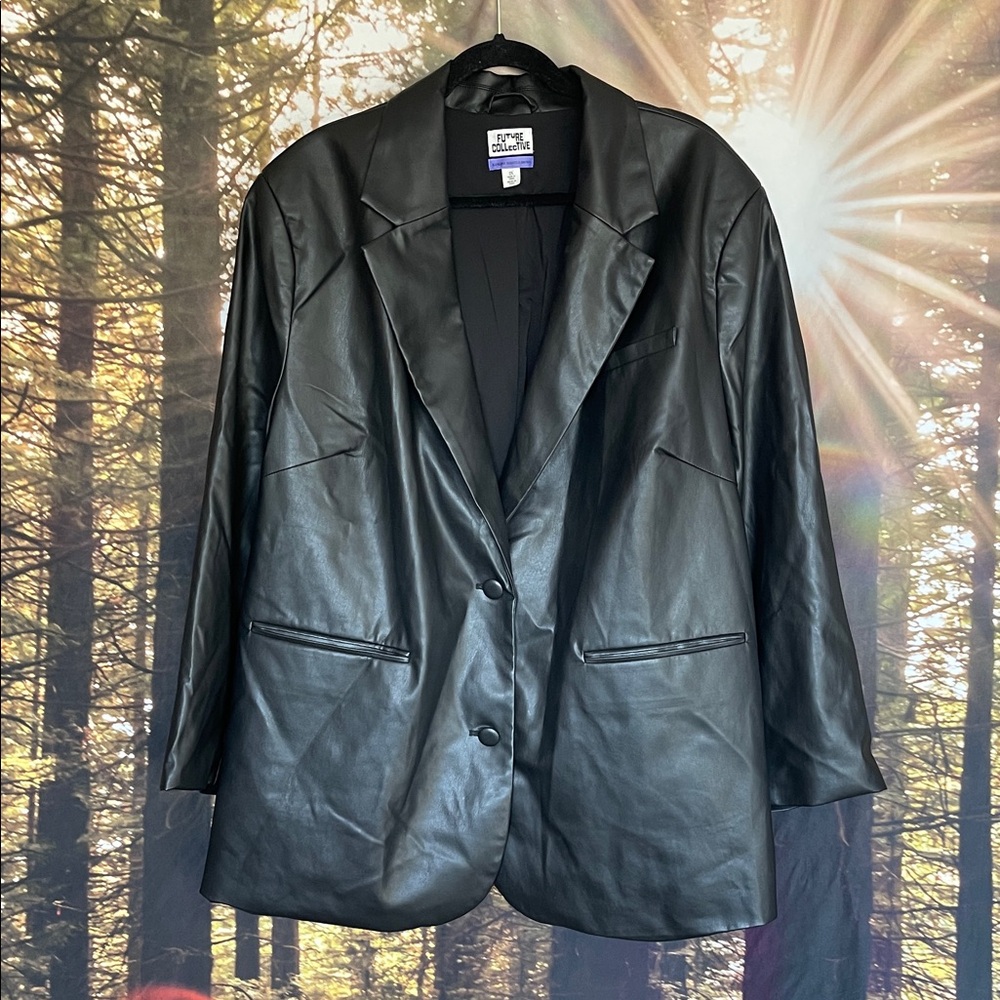 Chic Black Faux Leather Blazer
